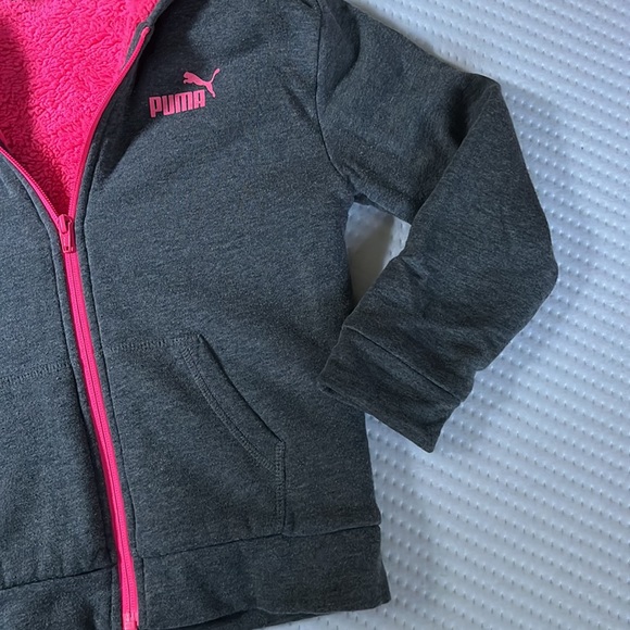 (Sold)Girls Puma Hoodie - Picture 5 of 8